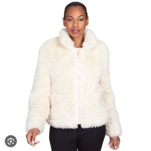Skye’s The Limit Faux Fur Jacket Vanilla Women’s Size Medium Front Zip Pockets